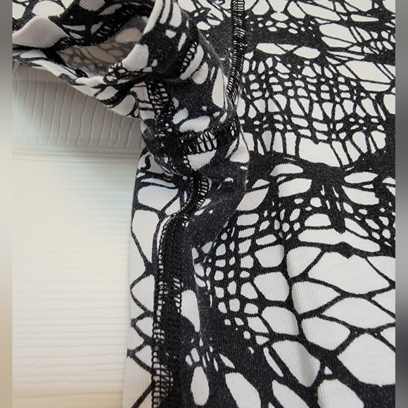 Lululemon Livley Crewneck Tshirt Vitasea sz 4 - Picture 4 of 8